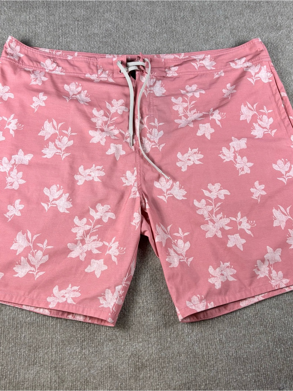 TravisMathew Pink Floral Swim Board Shorts Mens‎ Size 44 Approx Size Tag Missing